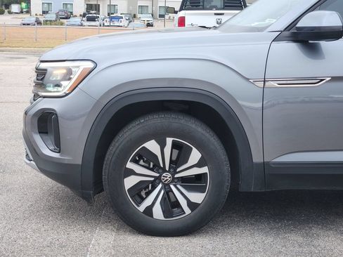 Used 2024 Volkswagen Atlas Cross Sport SE FWD image 6