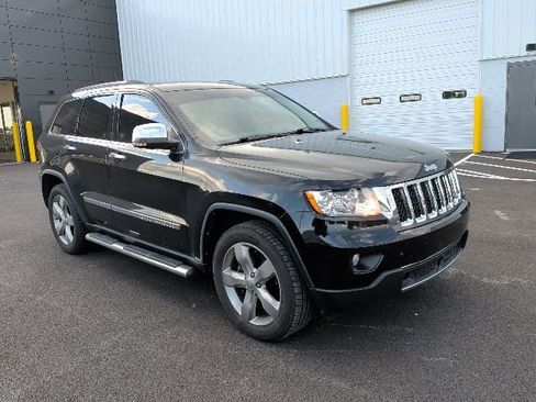 Used 2013 Jeep Grand Cherokee Overland w/ Advance Technology Group AWD/4WD image 2