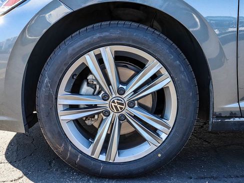 Used 2024 Volkswagen Jetta SE image 11