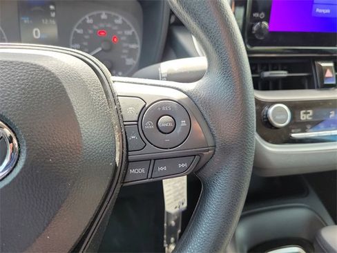 Used 2025 Toyota Corolla LE image 15
