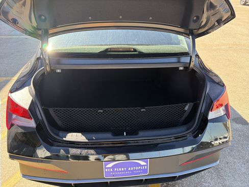 New 2026 Hyundai Elantra SE image 25