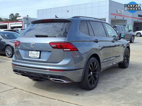 Used 2021 Volkswagen Tiguan SE R-Line image 2