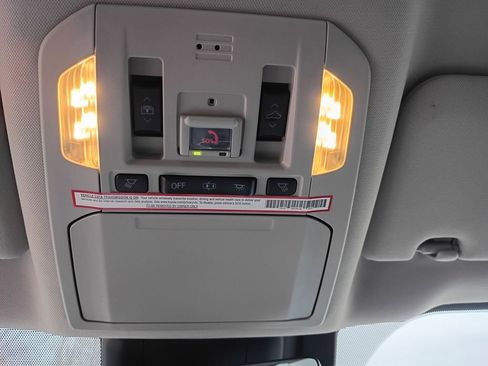 Used 2021 Toyota Highlander Platinum image 29