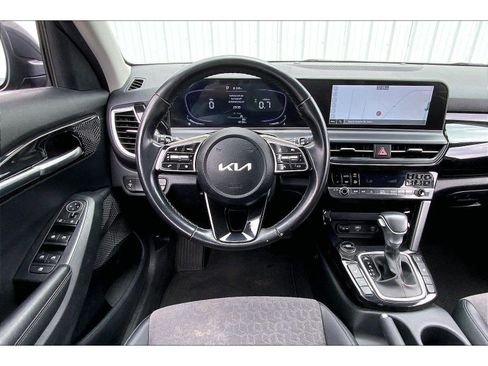 Used 2025 Kia Seltos S AWD/4WD image 5