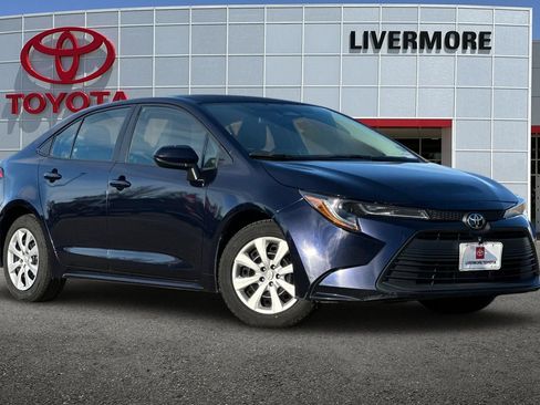 Certified 2023 Toyota Corolla LE image 2