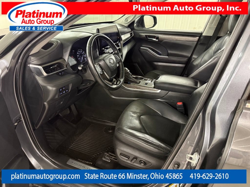 Used 2020 Toyota Highlander Limited FWD image 10