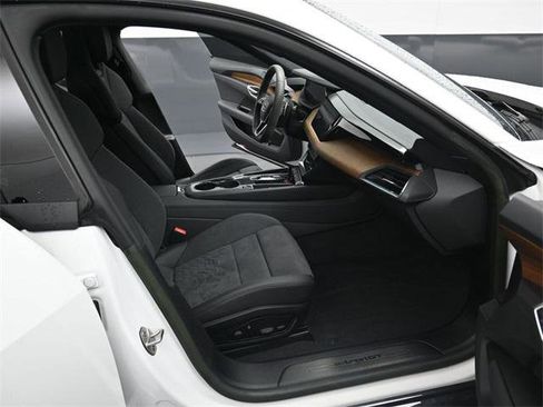 Used 2022 Audi e-tron GT Premium Plus image 35