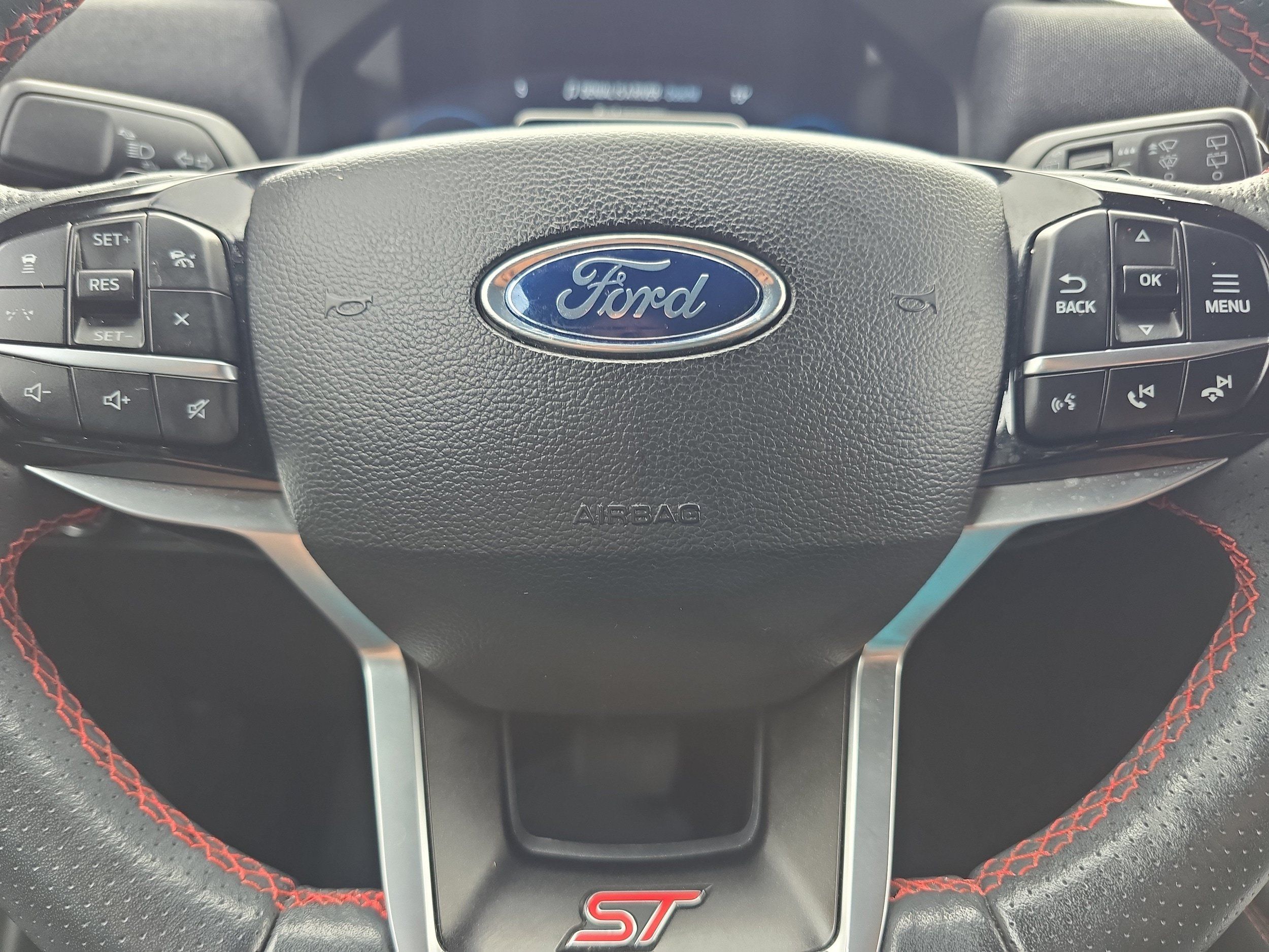 Used 2025 Ford Explorer ST AWD/4WD image 16