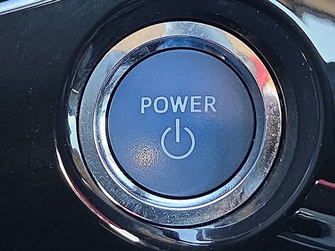 Used 2022 Toyota Prius LE image 22