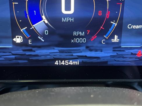 Used 2025 Chevrolet Suburban LT RWD image 40