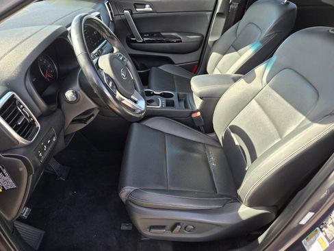 Certified 2020 Kia Sportage EX image 11