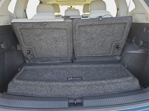 Used 2019 Volkswagen Tiguan SE w/ Panoramic Sunroof Package image 14