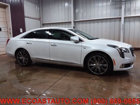 Used 2019 Cadillac XTS Luxury w/ Driver Awareness Package image 4