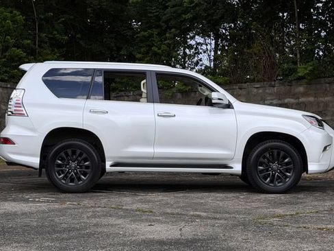 Certified 2023 Lexus GX 460 Premium AWD/4WD image 3