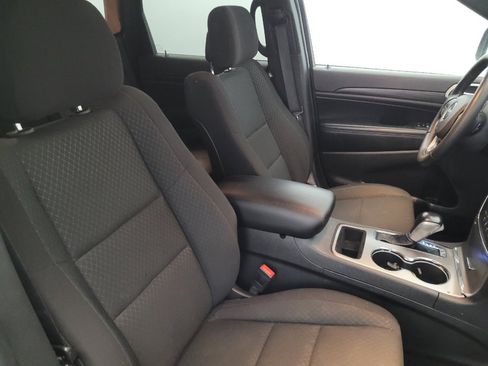 Used 2021 Jeep Grand Cherokee Laredo image 21