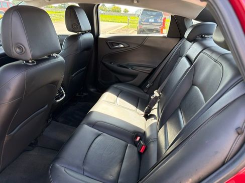 Used 2016 Chevrolet Malibu LT w/ Leather Package FWD image 14
