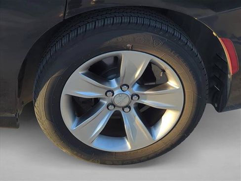 Used 2016 Dodge Charger SXT RWD image 7