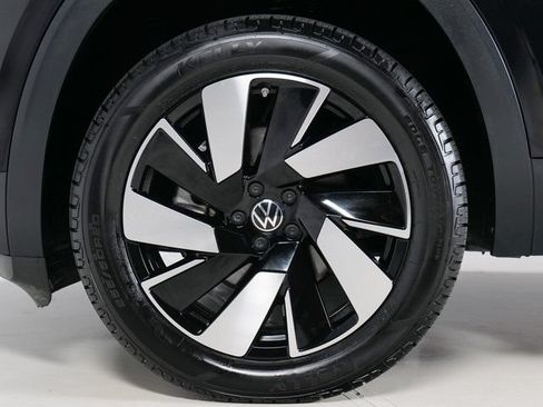 Used 2024 Volkswagen Atlas Cross Sport SE AWD/4WD image 9