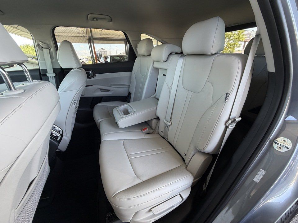 Used 2024 Kia Sorento S AWD/4WD image 25