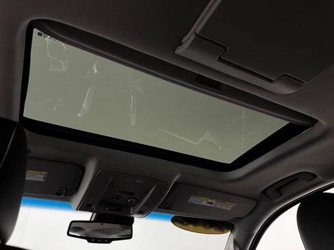 Used 2016 GMC Yukon XL SLT w/ Open Road Package image 30