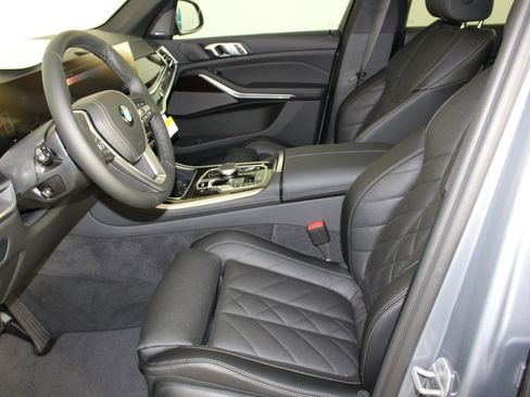 New 2026 BMW X5 sDrive40i image 5