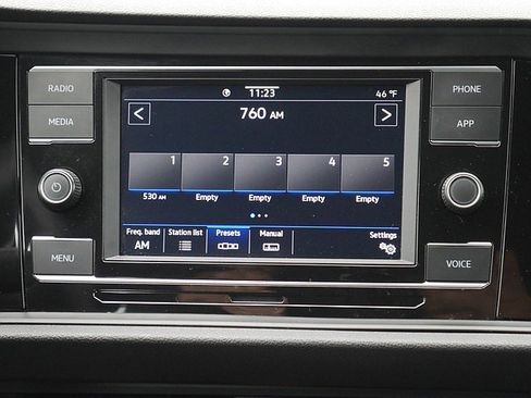 Used 2024 Volkswagen Jetta Sport image 19