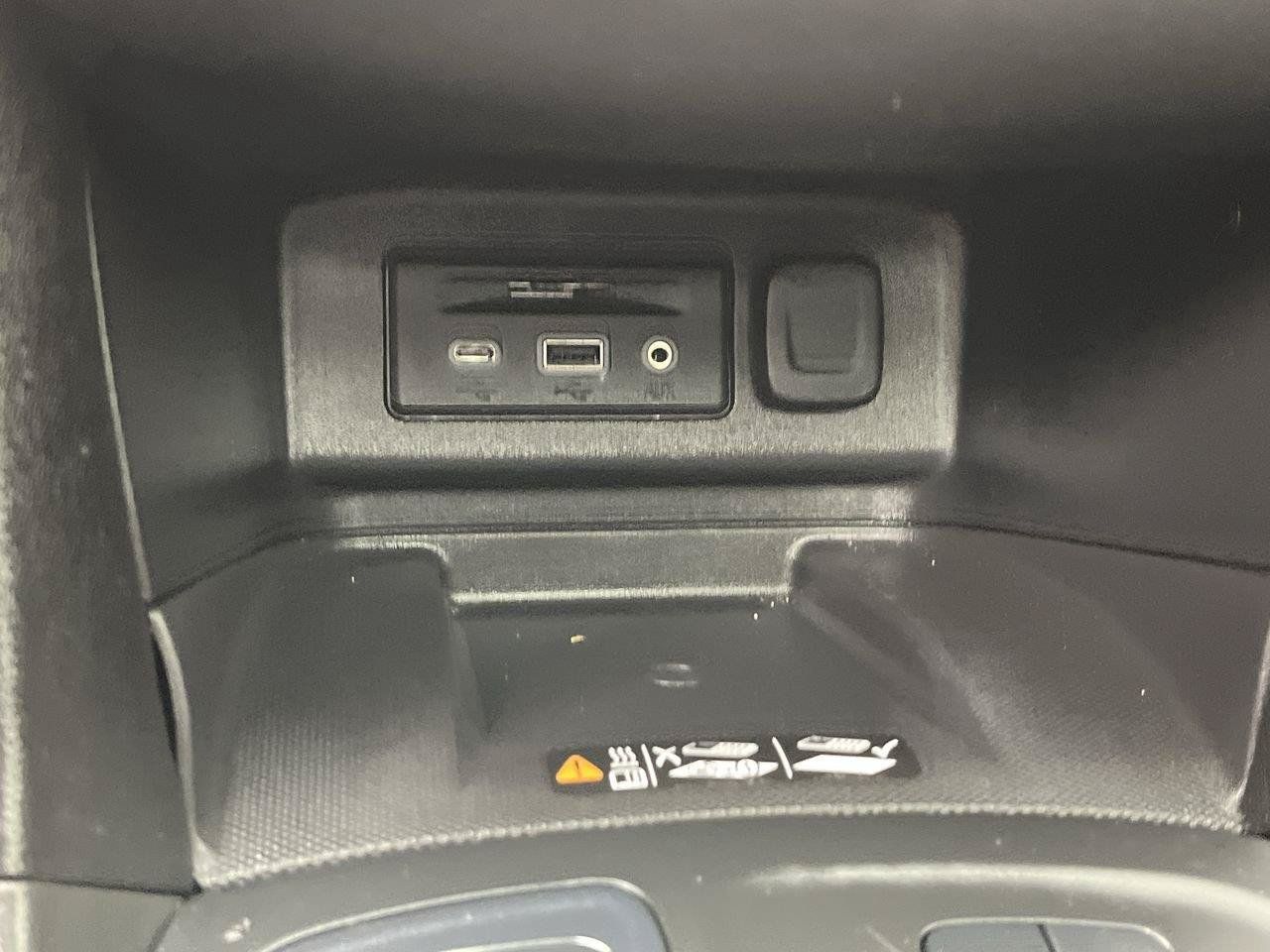 Certified 2023 Chevrolet Equinox Premier AWD/4WD image 24