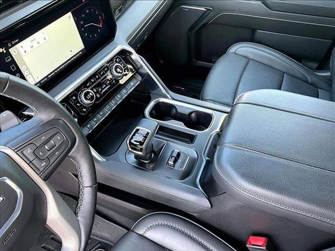 Used 2024 GMC Sierra 1500 Denali w/ Technology Package AWD/4WD image 15
