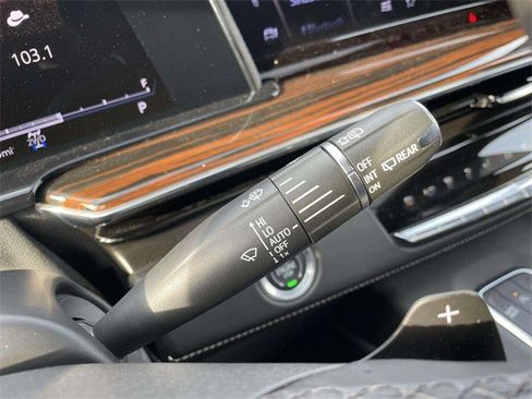 Certified 2023 Cadillac Escalade Premium Luxury image 27