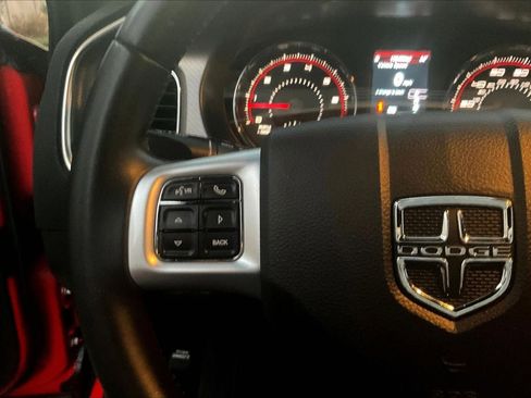 Used 2014 Dodge Charger SXT image 11