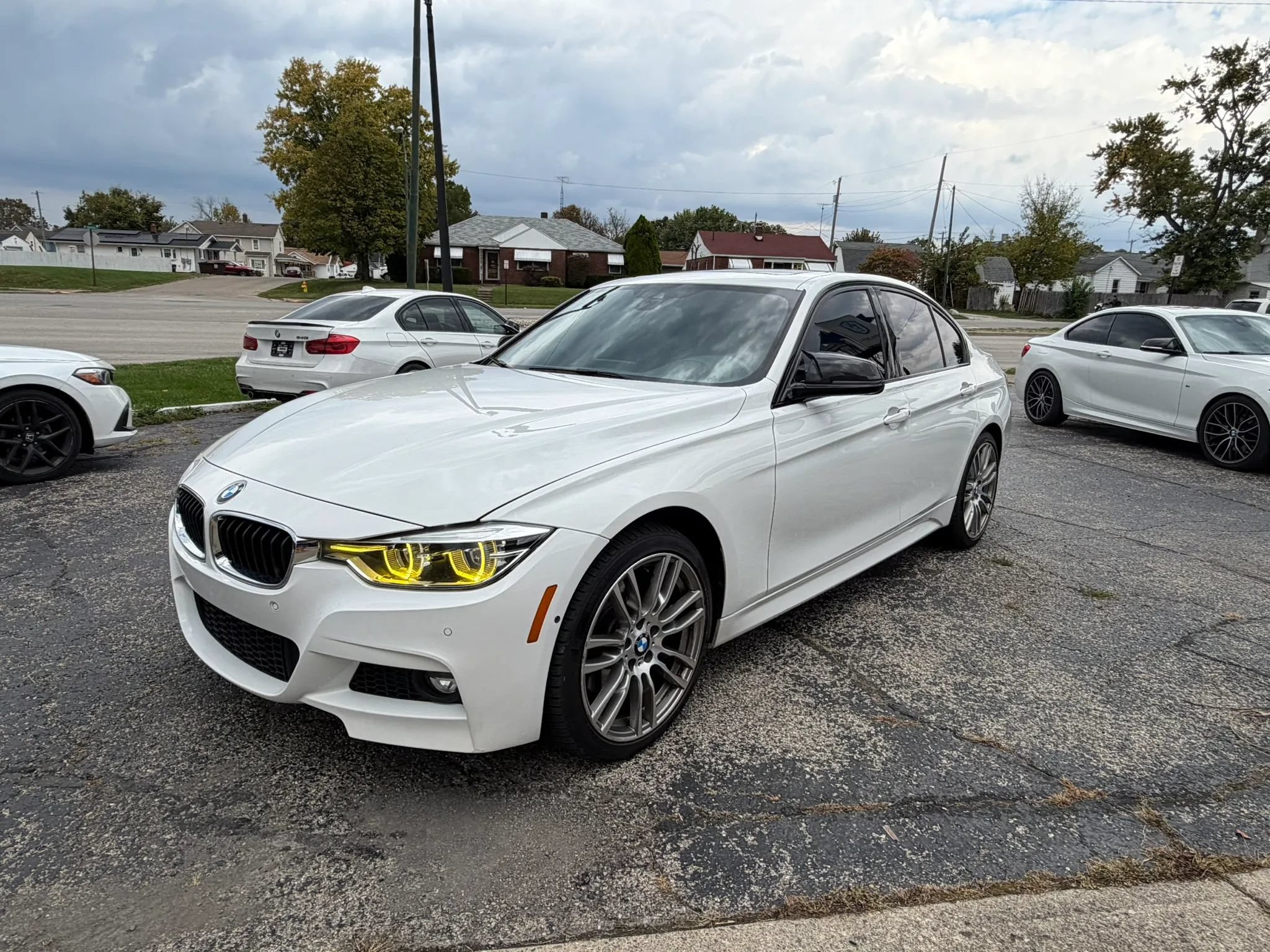 Used 2017 BMW 340i xDrive Sedan AWD/4WD image 4