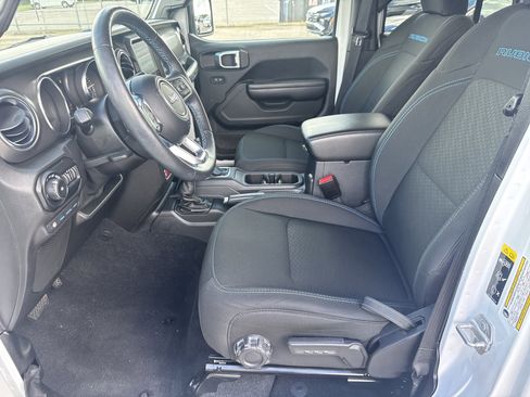 Used 2021 Jeep Wrangler Unlimited Rubicon 4xe w/ Cold Weather Group AWD/4WD image 5