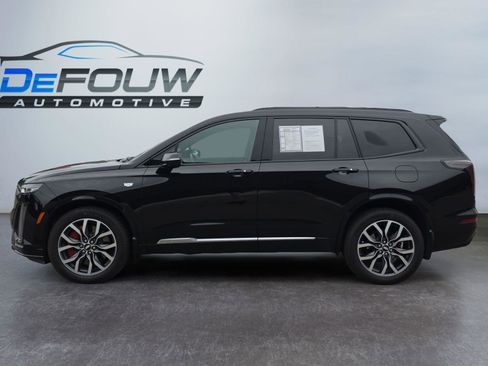 Used 2025 Cadillac XT6 Sport w/ LPO, Floor Liner Package AWD/4WD image 6