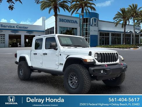 Used 2025 Jeep Gladiator Sport AWD/4WD image 1
