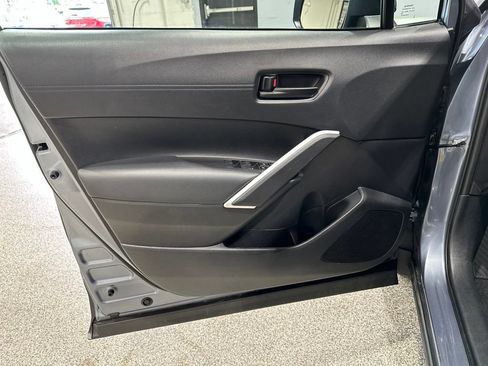 Used 2025 Toyota Corolla Cross LE w/ Moonroof Package AWD/4WD image 12