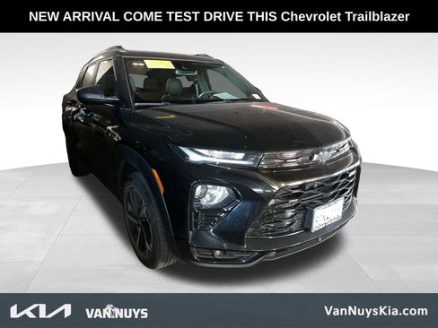 Used 2023 Chevrolet TrailBlazer RS w/ Convenience Package image 3