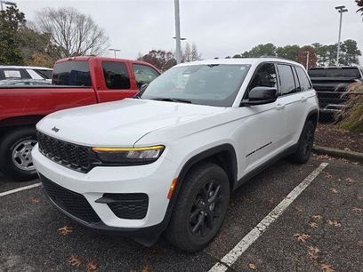 Used 2025 Jeep Grand Cherokee Altitude