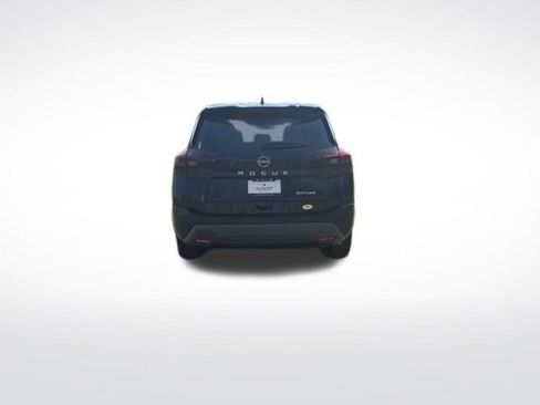 Used 2023 Nissan Rogue SV image 6
