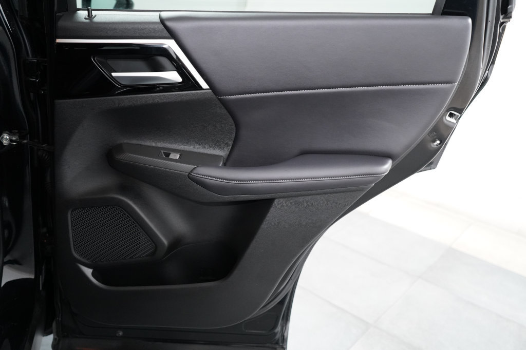 Used 2023 Mitsubishi Outlander SE Black Edition AWD/4WD image 28
