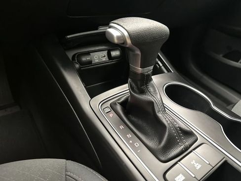 Used 2020 Kia Sorento LX image 24