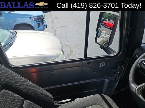 Used 2024 Chevrolet Brightdrop 600 AWD/4WD image 23