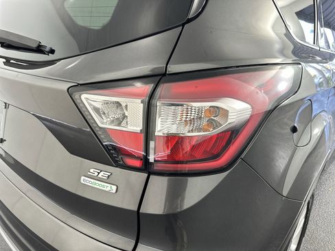 Used 2018 Ford Escape SE image 30