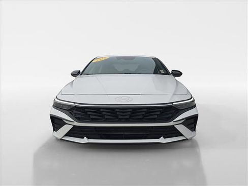 Certified 2025 Hyundai Elantra Sport image 8