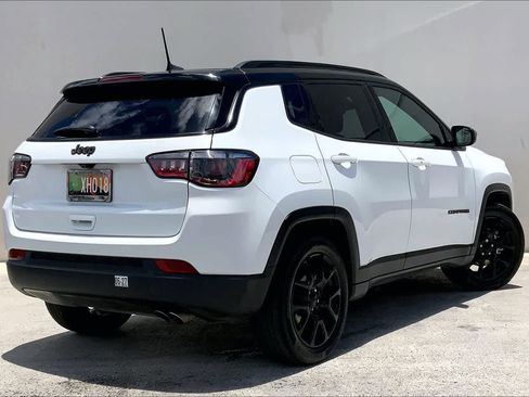 Used 2022 Jeep Compass Latitude FWD image 22