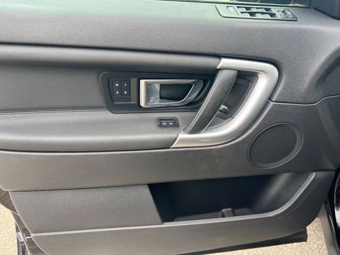 Used 2018 Land Rover Discovery Sport HSE image 21