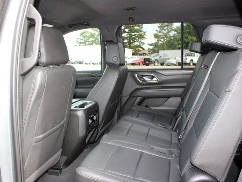 Used 2024 Chevrolet Tahoe LT RWD image 8
