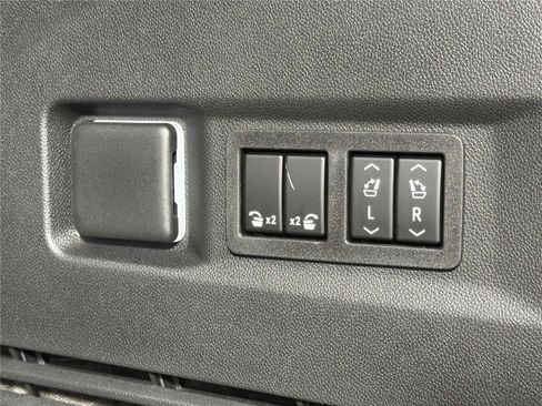 New 2026 GMC Yukon AT4 Ultimate AWD/4WD image 21