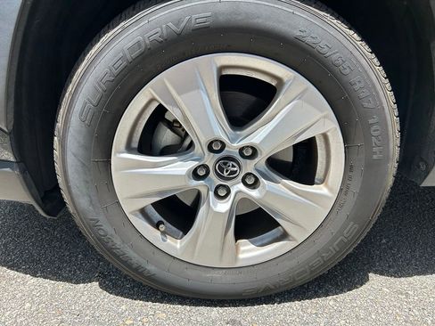 Used 2020 Toyota RAV4 XLE FWD image 10