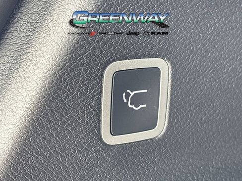 New 2026 Chrysler Pacifica Limited w/ S Appearance Package image 9