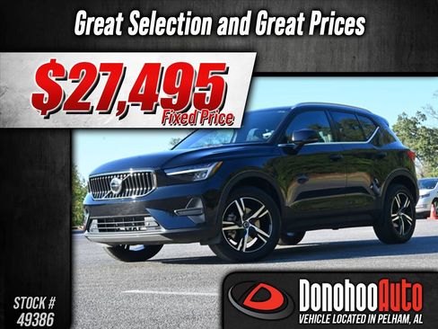 Used 2025 Volvo XC40 B5 Core image 1